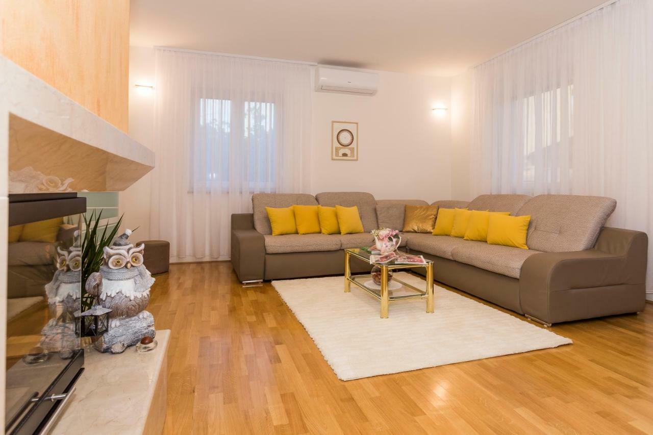 Villa Sweet Home Marija With Heated Pool Split Kültér fotó